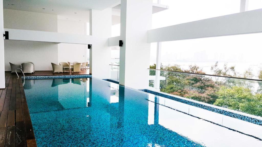 Sunrise Gurney Premium Executive City/Seafront Suite - Penang Джорджтаун Экстерьер фото